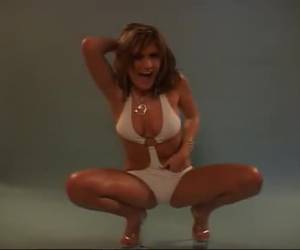 masturbandose con el borde de la cama video xxx