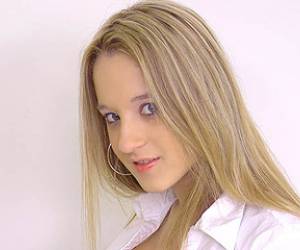 blonde super geil tiener bruut harde sex met blond tienermeisje (18+) blondje buiten dubbel ontmaagd 