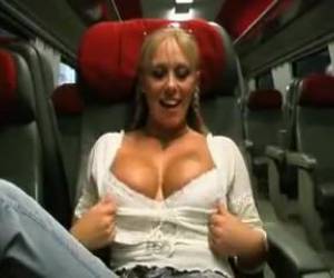 dos gorditos jugando con sus pijas